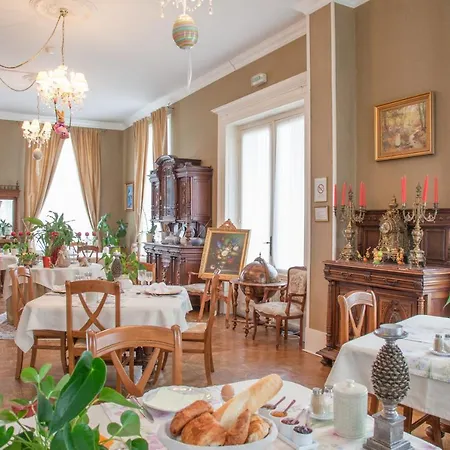 Chateau De Moulin Le Comte Alojamento de Acomodação e Pequeno-almoço