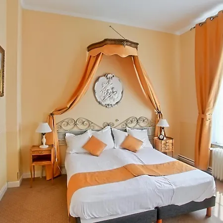 Chateau De Moulin-le-comte Aire-sur-la-Lys