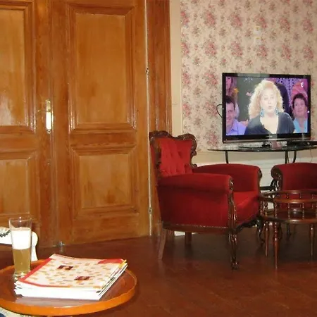 Chateau De Moulin Le Comte Alojamento de Acomodação e Pequeno-almoço