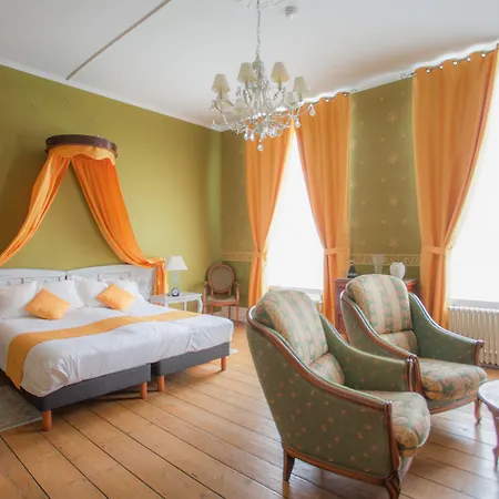 Alojamento de Acomodação e Pequeno-almoço Chateau De Moulin Le Comte 4*