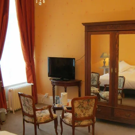 Bed & Breakfast Chateau De Moulin-le-comte 3*