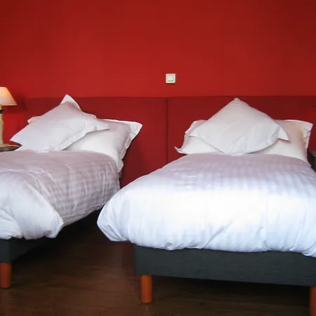 Chateau De Moulin Le Comte