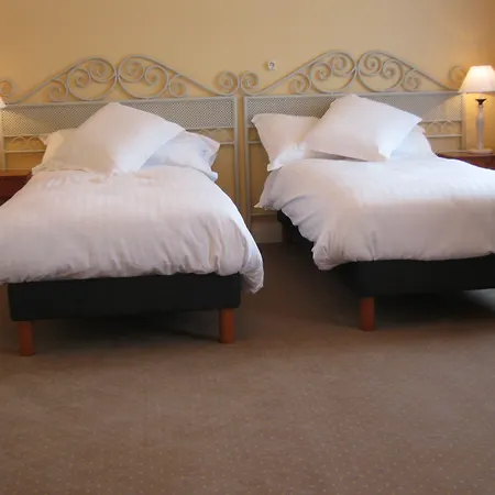 Chateau De Moulin-le-comte