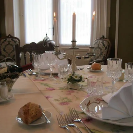 Chateau De Moulin-le-comte Bed & Breakfast Aire-sur-la-Lys