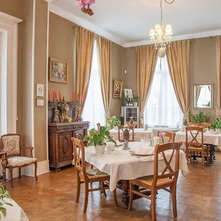 Chateau De Moulin-le-comte Bed & Breakfast Aire-sur-la-Lys