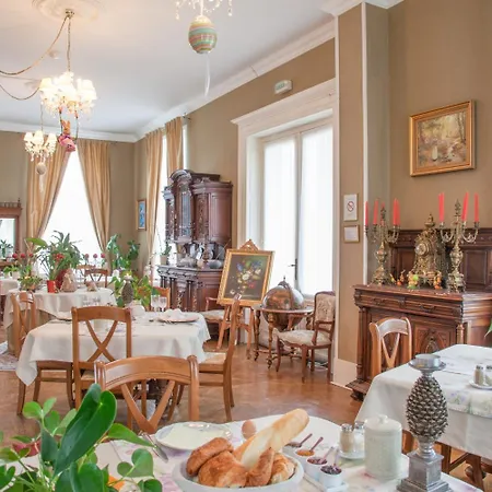 Chateau De Moulin-le-comte