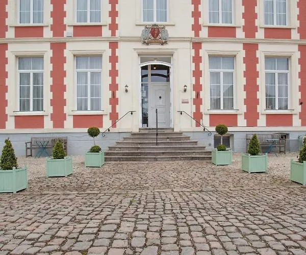 Chateau De Moulin Le Comte 3*