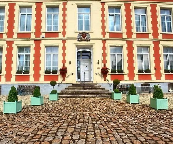 Chateau De Moulin Le Comte Couette-café Aire-sur-la-Lys