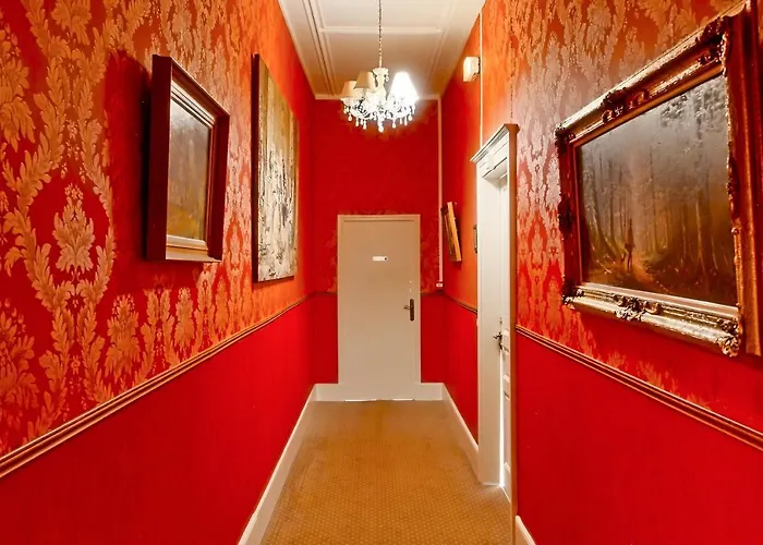 Chateau De Moulin Le Comte Couette-café Aire-sur-la-Lys