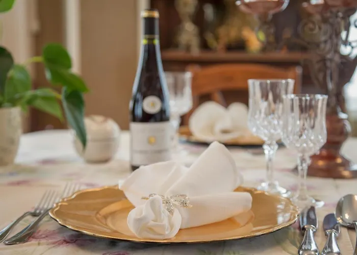 Chateau De Moulin Le Comte Couette-café Aire-sur-la-Lys