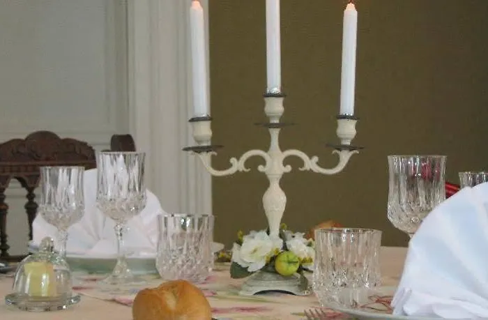 Couette-café Chateau De Moulin Le Comte 3*