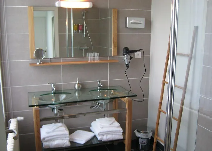 Chateau De Moulin Le Comte Couette-café