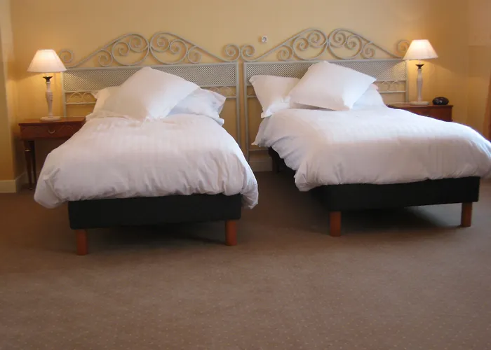 Chateau De Moulin Le Comte