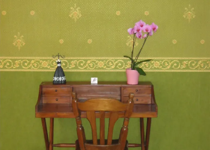 Chateau De Moulin Le Comte