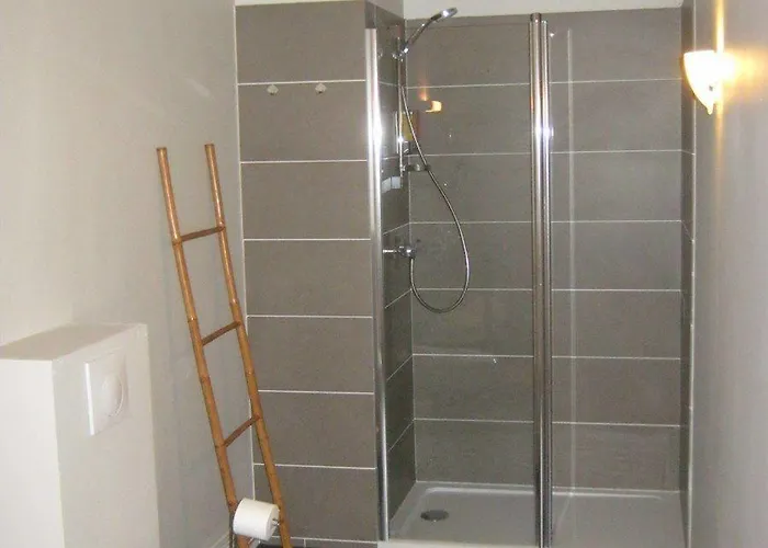 Chateau De Moulin Le Comte Couette-café 3*