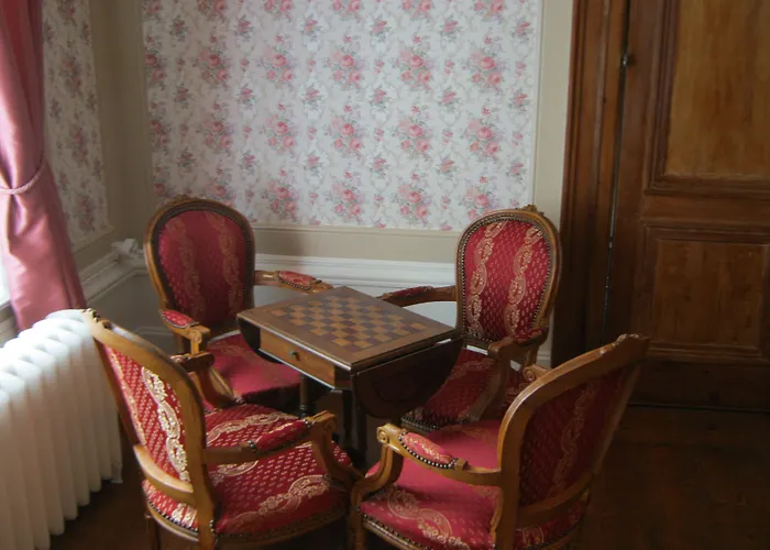 Chateau De Moulin Le Comte Couette-café