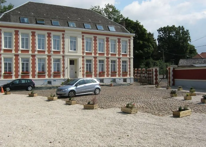 Chateau De Moulin Le Comte 3*