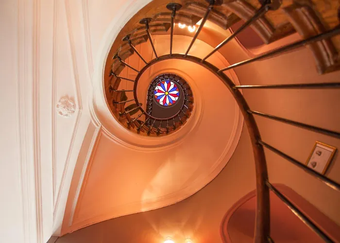 Chateau De Moulin Le Comte Couette-café Aire-sur-la-Lys