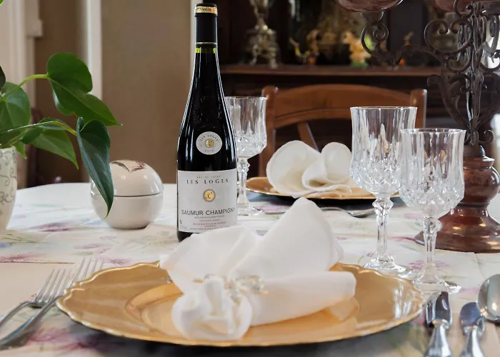 Chateau De Moulin Le Comte Couette-café 3*