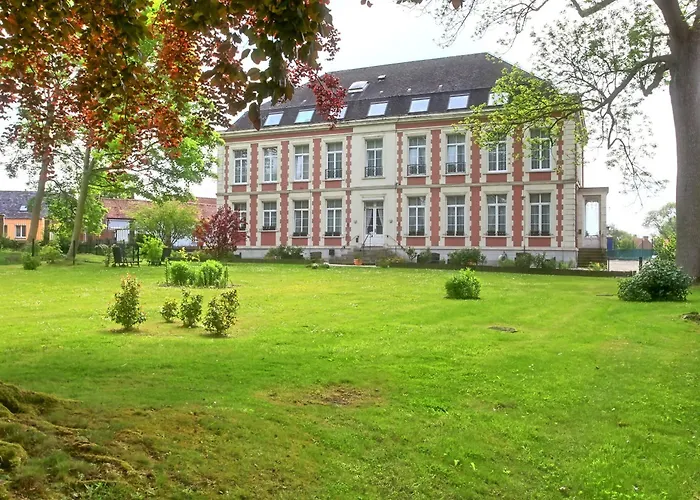 Chateau De Moulin Le Comte Couette-café Aire-sur-la-Lys